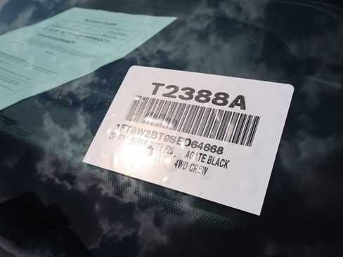 Certified 2025 Ford F250 Lariat w/ Black Appearance Package AWD/4WD image 38