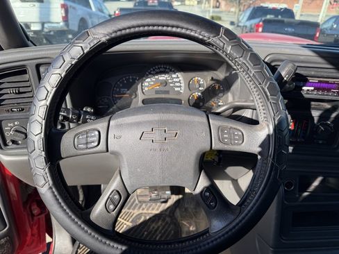 Used 2004 Chevrolet Silverado 2500 LS image 15