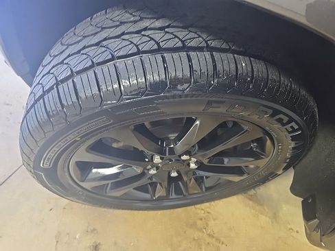 Used 2021 Jeep Grand Cherokee Laredo X image 18