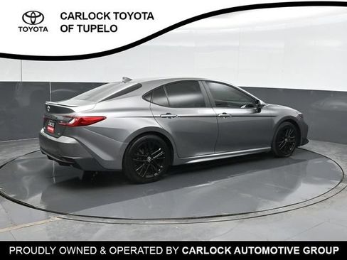 Used 2025 Toyota Camry SE w/ Convenience Package FWD image 3