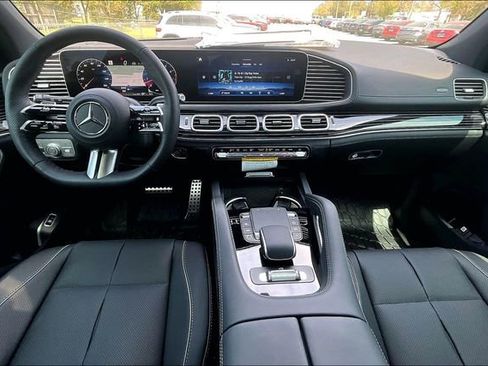 New 2026 Mercedes-Benz GLS 580 4MATIC image 4