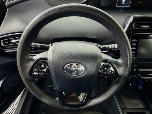 Used 2022 Toyota Prius LE image 12