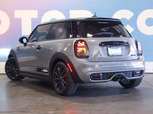 Used 2017 MINI Cooper S image 2