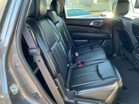 Used 2017 Nissan Pathfinder Platinum w/ Family Entertainment Package image 37