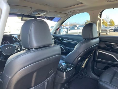 Used 2022 Kia Telluride EX w/ EX Premium Package image 28