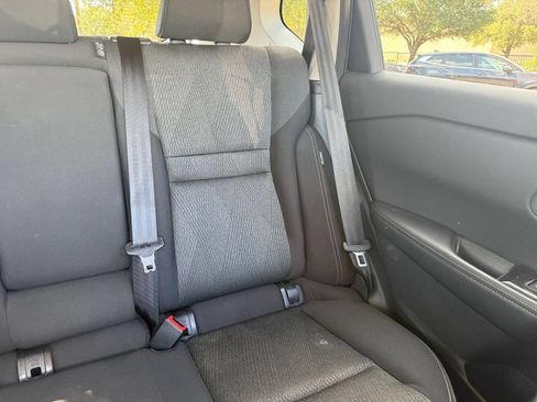 Used 2025 Nissan Rogue SV FWD image 34