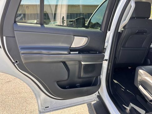 Used 2025 Ford Expedition Active AWD/4WD image 24