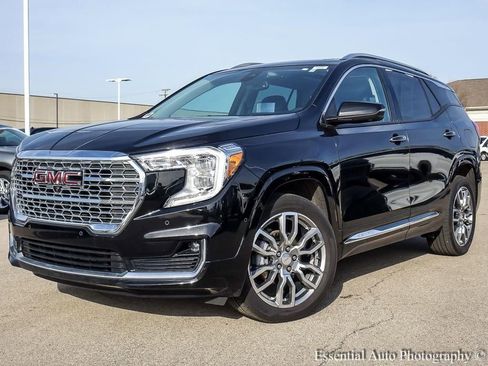 Used 2024 GMC Terrain Denali w/ Denali Premium Package image 2