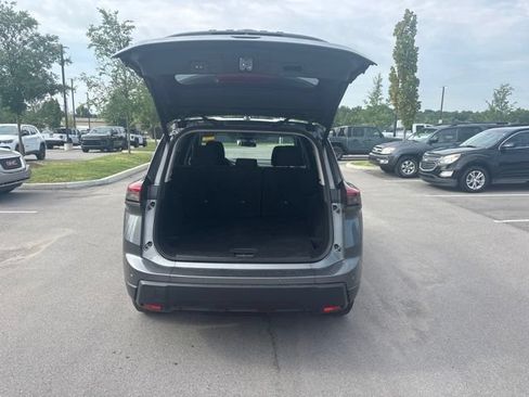 Used 2025 Nissan Rogue SV FWD image 10