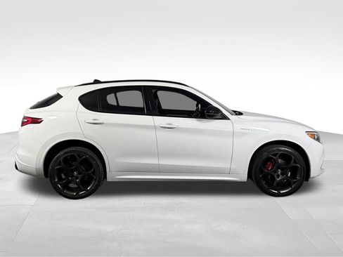 Used 2023 Alfa Romeo Stelvio Veloce AWD/4WD image 6