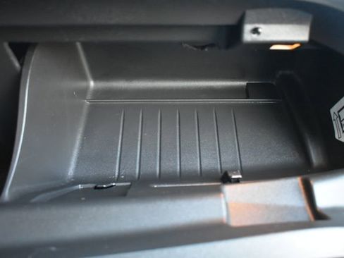 Used 2017 Ford Focus SE image 36