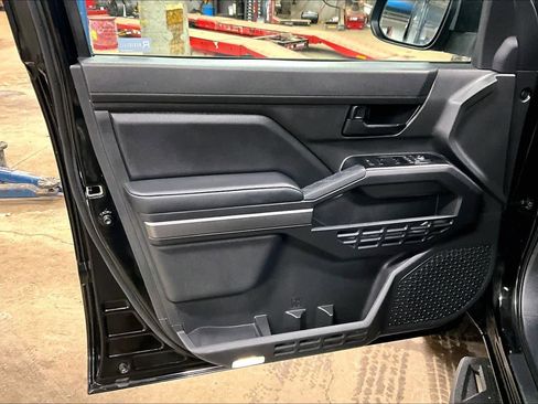 Certified 2025 Toyota Tacoma SR5 image 20