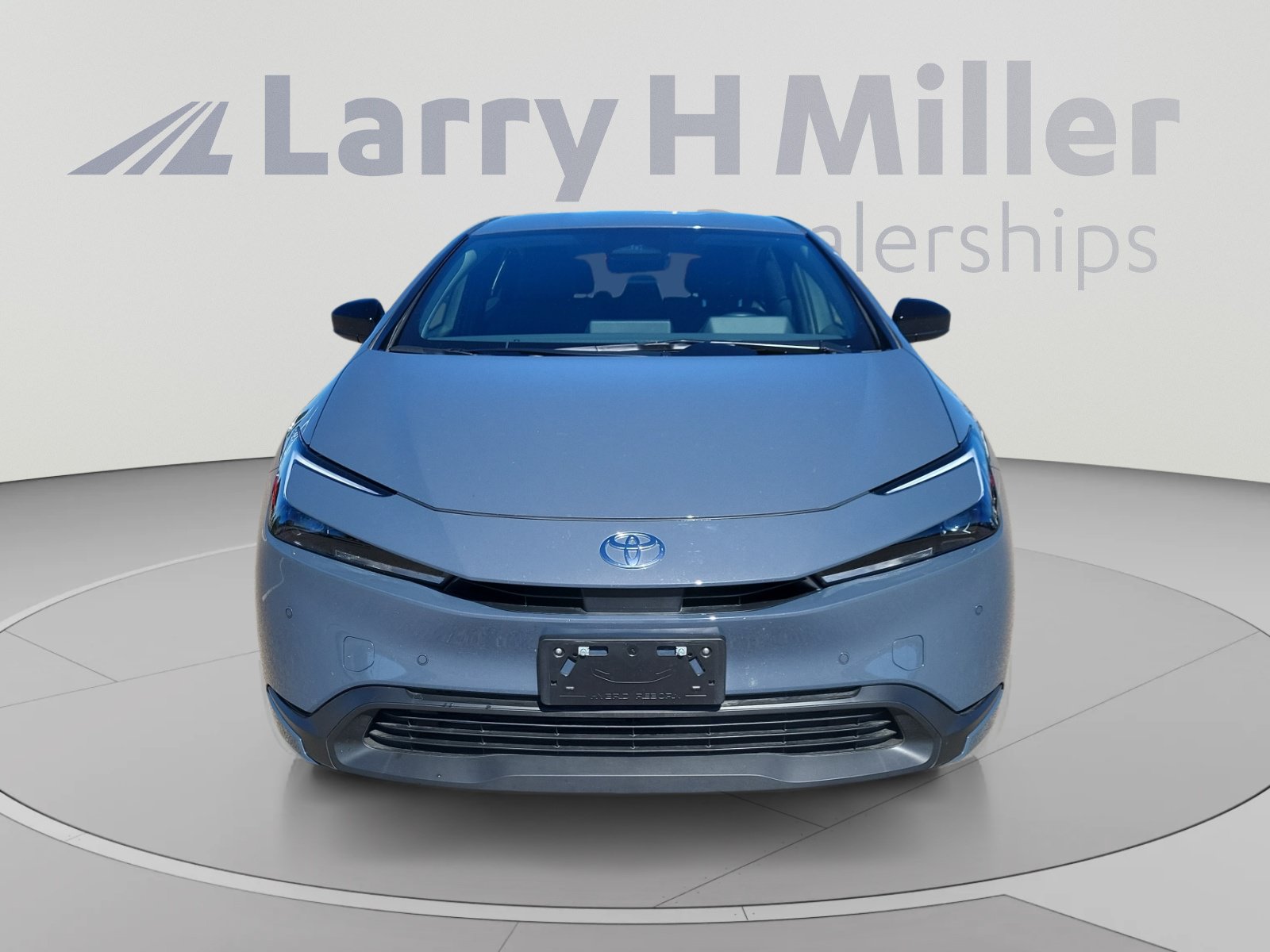 Used 2025 Toyota Prius LE FWD image 8