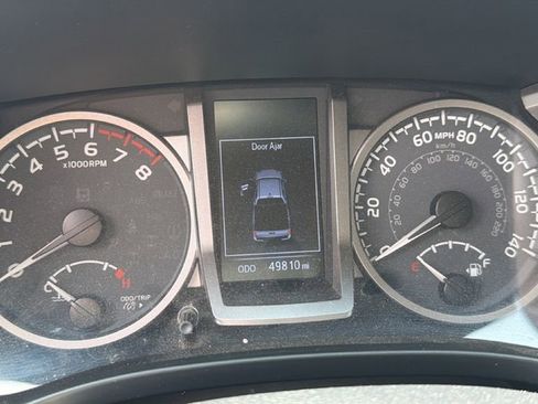 Used 2022 Toyota Tacoma SR5 w/ Technology Package AWD/4WD image 13