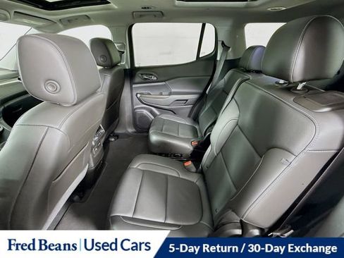 Used 2023 GMC Acadia SLT w/ Elevation Edition image 28