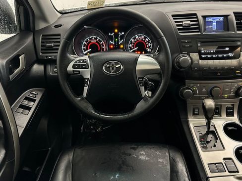 Used 2012 Toyota Highlander SE image 14