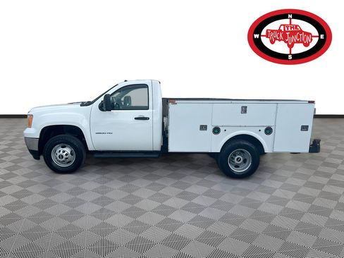 Used 2011 GMC Sierra 3500 W/T RWD image 4