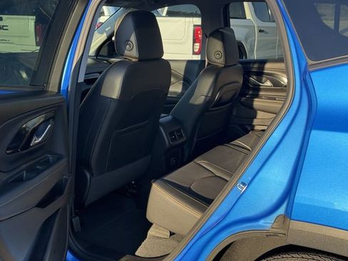 Used 2024 GMC Terrain AT4 image 30