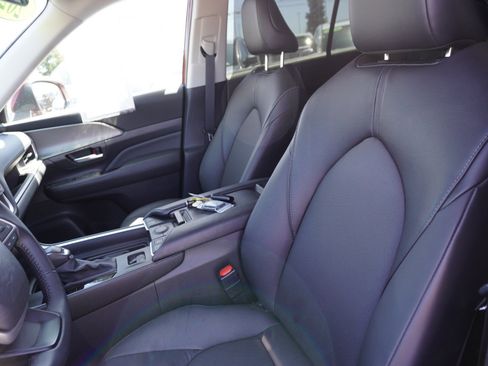 Used 2025 Toyota Grand Highlander FWD image 23