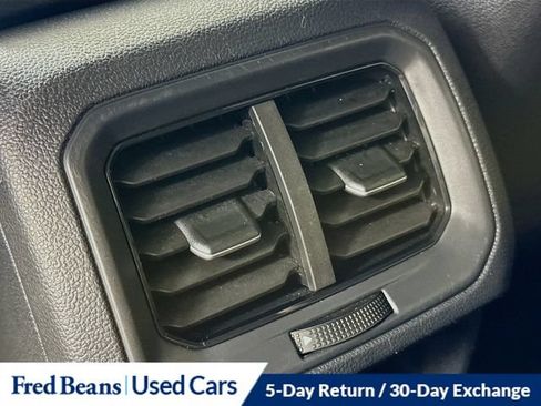 Used 2025 Volkswagen Taos SE AWD/4WD image 30