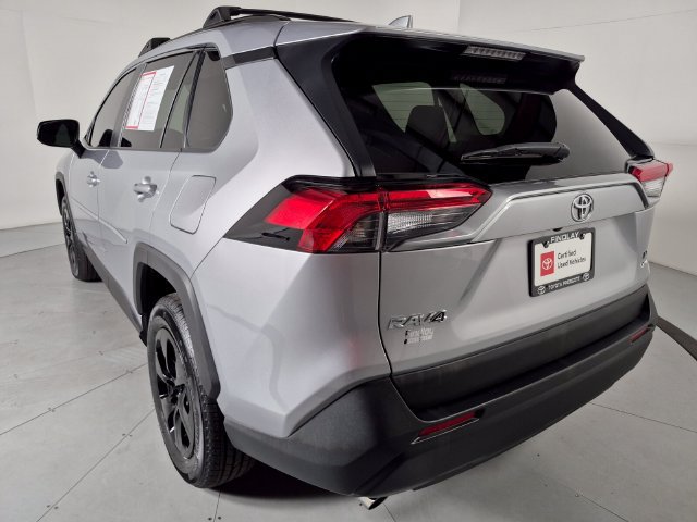 Certified 2021 Toyota RAV4 LE AWD/4WD image 3