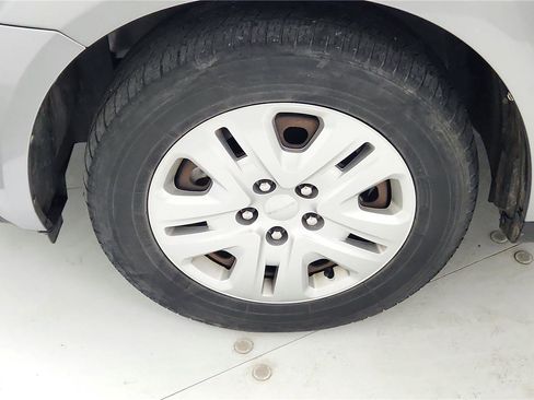 Used 2020 Dodge Journey SE image 18