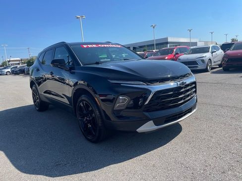 Used 2023 Chevrolet Blazer LT w/ Convenience Package FWD image 3