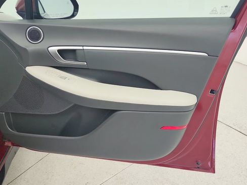 Used 2025 Hyundai Sonata SEL FWD image 30