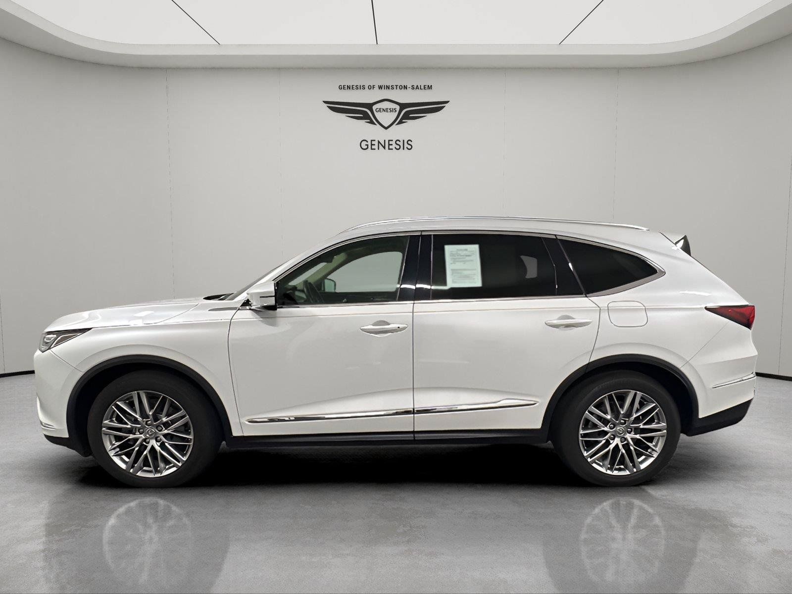 Used 2022 Acura MDX w/ Advance Package AWD/4WD image 2