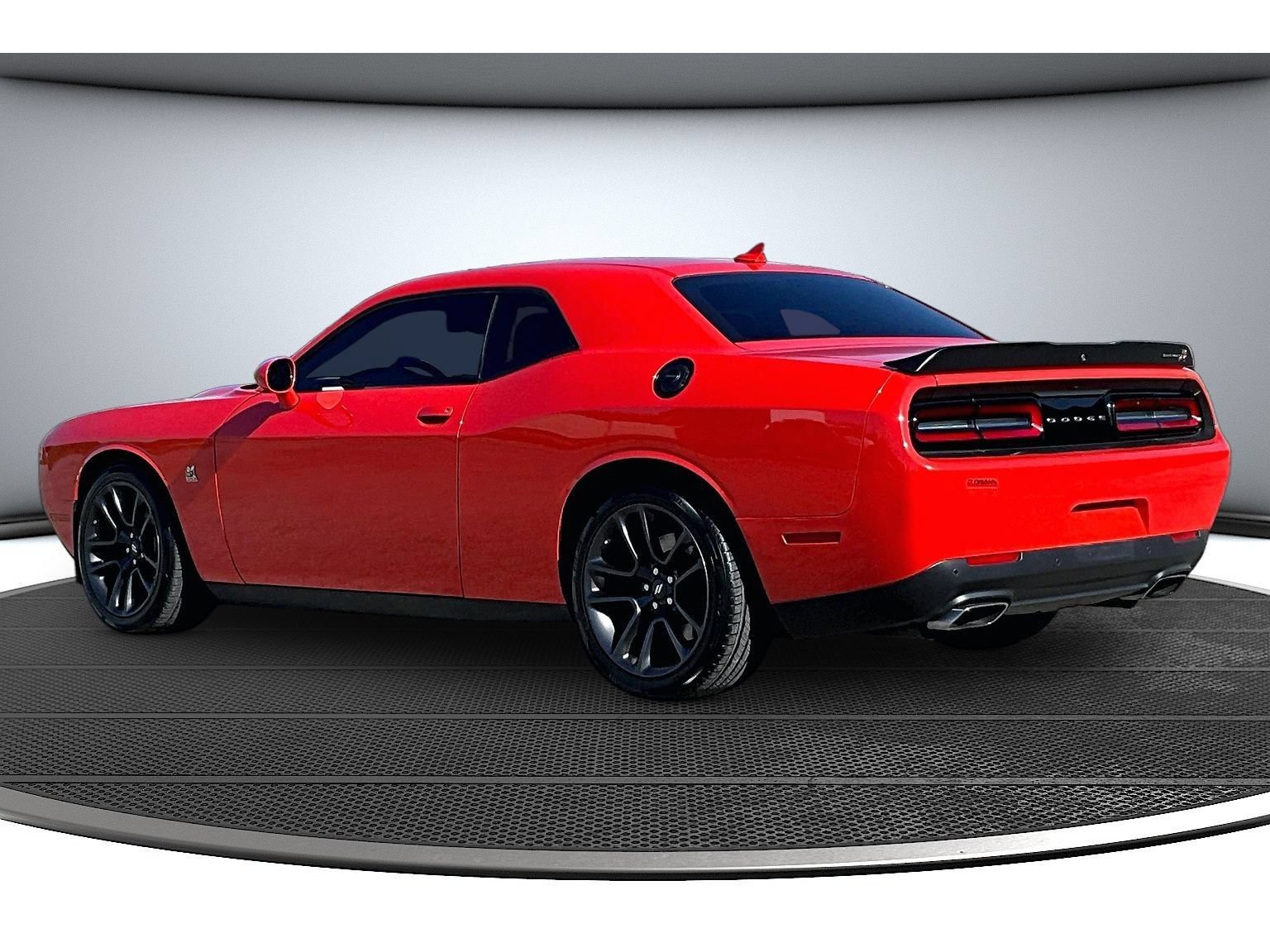 Used 2021 Dodge Challenger R/T Scat Pack w/ Driver Convenience Group RWD image 19