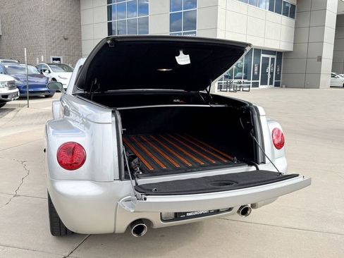 Used 2004 Chevrolet SSR w/ Preferred Equipment Group image 11