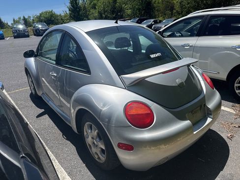 Used 2002 Volkswagen Beetle GLS FWD image 3