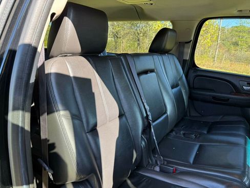 Used 2014 Chevrolet Suburban LT w/ Luxury Package image 46