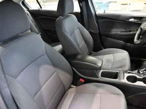 Used 2018 Chevrolet Cruze LT FWD image 8