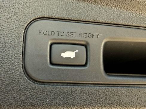 Used 2025 Acura MDX SH-AWD w/ Technology Package image 9