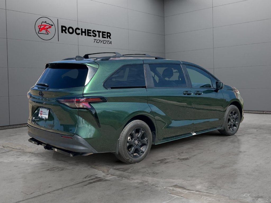 Certified 2025 Toyota Sienna XLE Woodland Edition AWD/4WD image 5