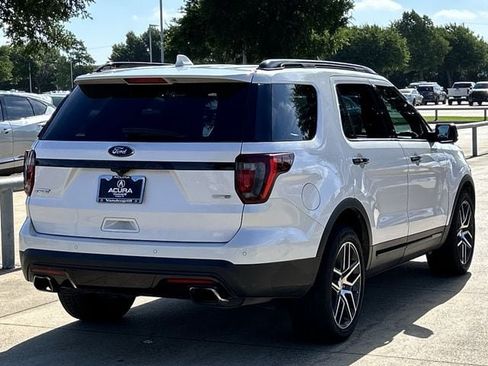 Used 2017 Ford Explorer Sport w/ Equipment Group 401A AWD/4WD image 4