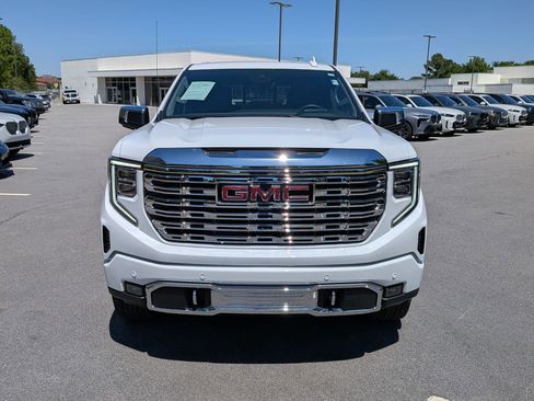 Used 2024 GMC Sierra 1500 Denali w/ Technology Package AWD/4WD image 8