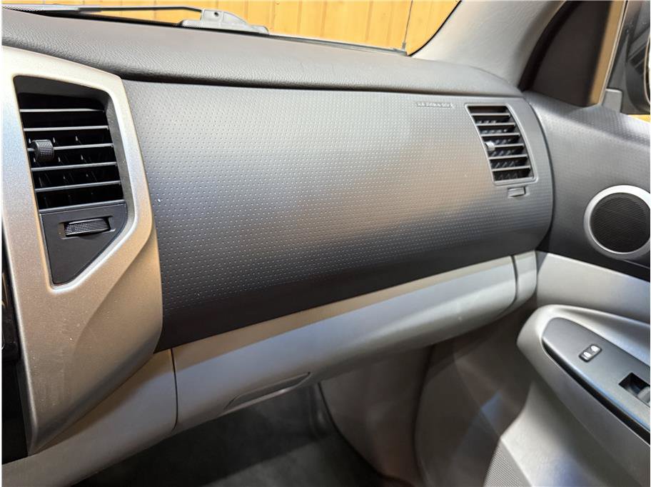 Used 2014 Toyota Tacoma 4x4 Double Cab w/ TRD Sport Package image 19