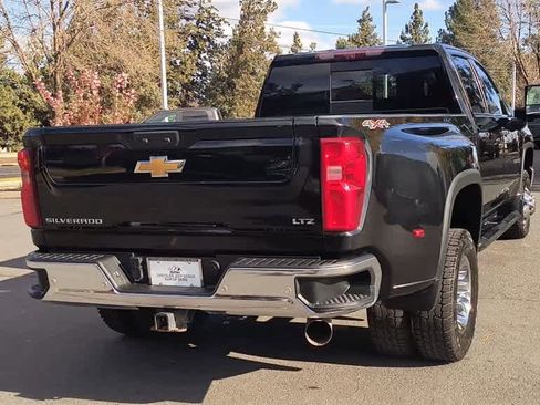 Used 2022 Chevrolet Silverado 3500 LTZ w/ LTZ Plus Package image 8