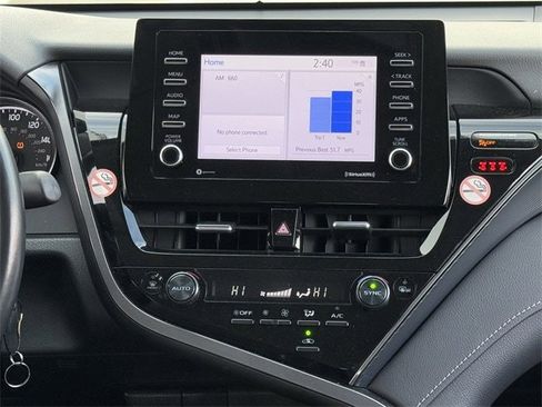 Used 2024 Toyota Camry SE image 16