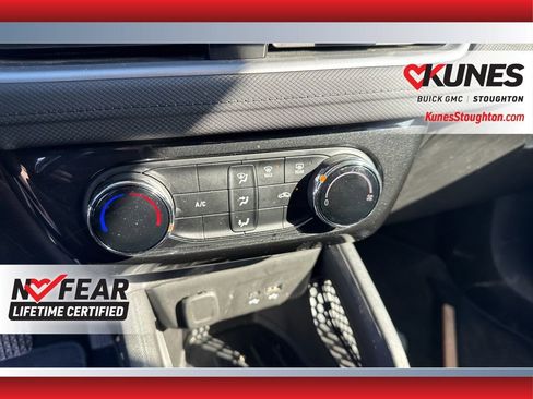 Used 2025 Chevrolet TrailBlazer LT w/ Driver Confidence Package image 31