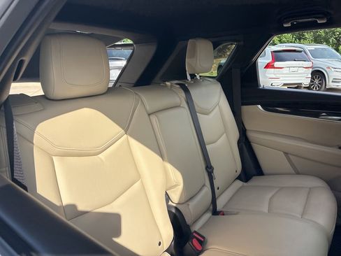 Used 2018 Cadillac XT5 FWD image 11