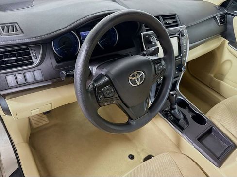 Certified 2016 Toyota Camry LE image 9