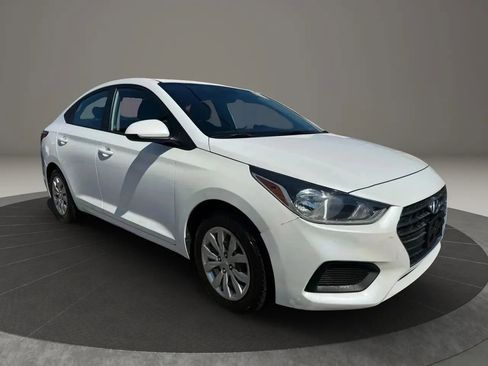 Used 2018 Hyundai Accent SE image 3