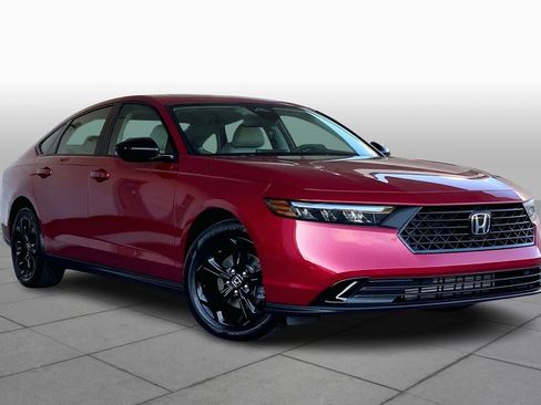 Used 2025 Honda Accord SE image 2
