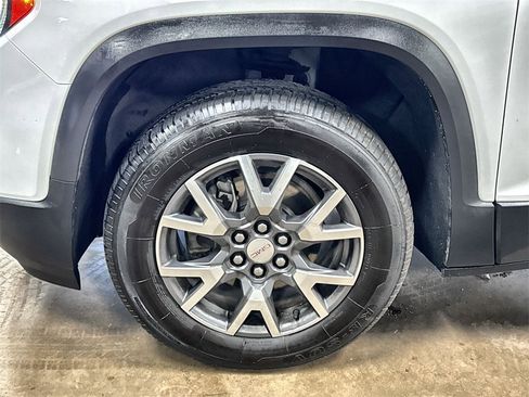 Used 2023 GMC Acadia SLT image 33