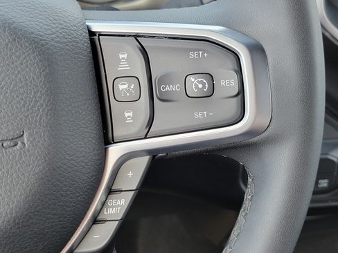 Used 2025 RAM 2500 Big Horn AWD/4WD image 12