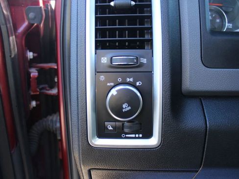 Used 2019 RAM 1500 Big Horn image 17