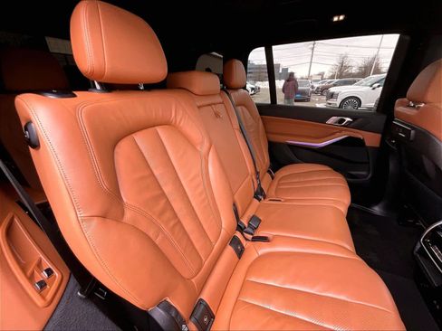 Used 2022 BMW X7 xDrive40i w/ M Sport Package image 16